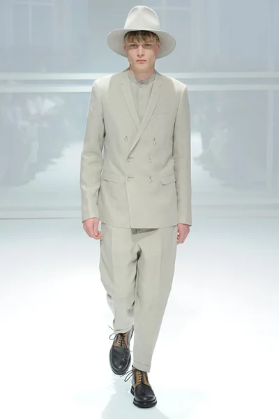 Look 20